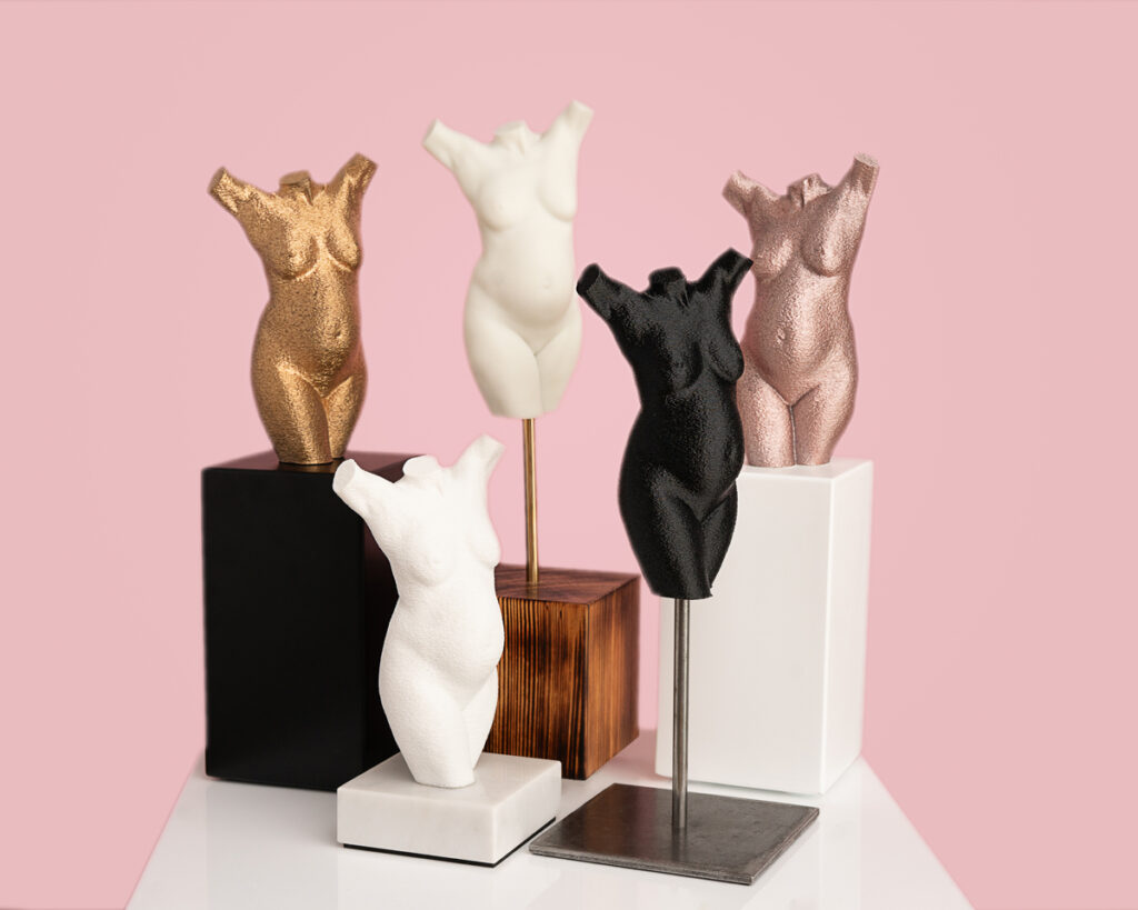 Bodyprint-statue-Babybauch-fotoshooting-gipsabdruck-schwangerschafts-statue-berlin-brandenburg-3D-scan-berlin-babybauch_bellyphoto